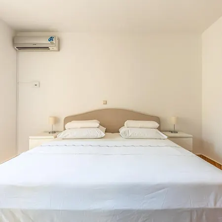 Suncity Restaurant & Apartamento *